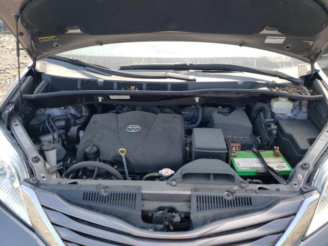 Photo 11 VIN: 5TDKZ3DC2HS770746 - TOYOTA SIENNA LE 