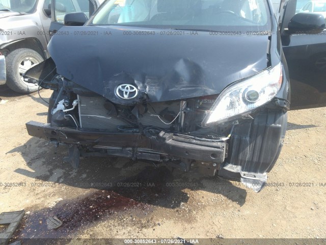 Photo 5 VIN: 5TDKZ3DC2HS787854 - TOYOTA SIENNA 