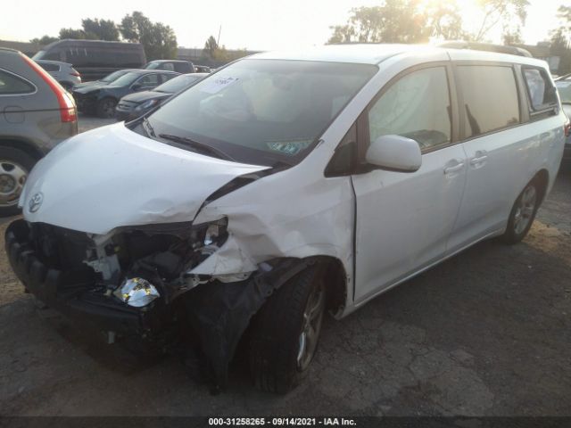 Photo 1 VIN: 5TDKZ3DC2HS798370 - TOYOTA SIENNA 