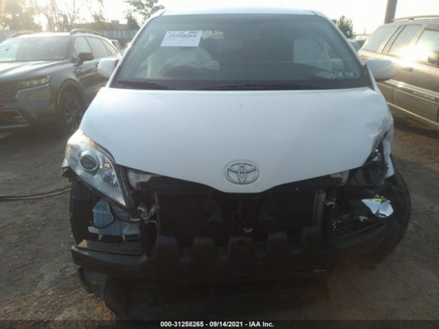 Photo 5 VIN: 5TDKZ3DC2HS798370 - TOYOTA SIENNA 