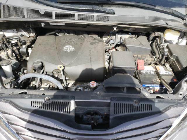 Photo 6 VIN: 5TDKZ3DC2HS804622 - TOYOTA SIENNA LE 