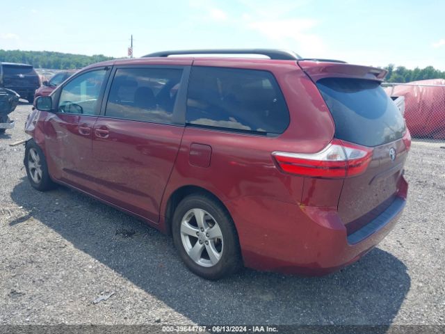 Photo 2 VIN: 5TDKZ3DC2HS824949 - TOYOTA SIENNA 