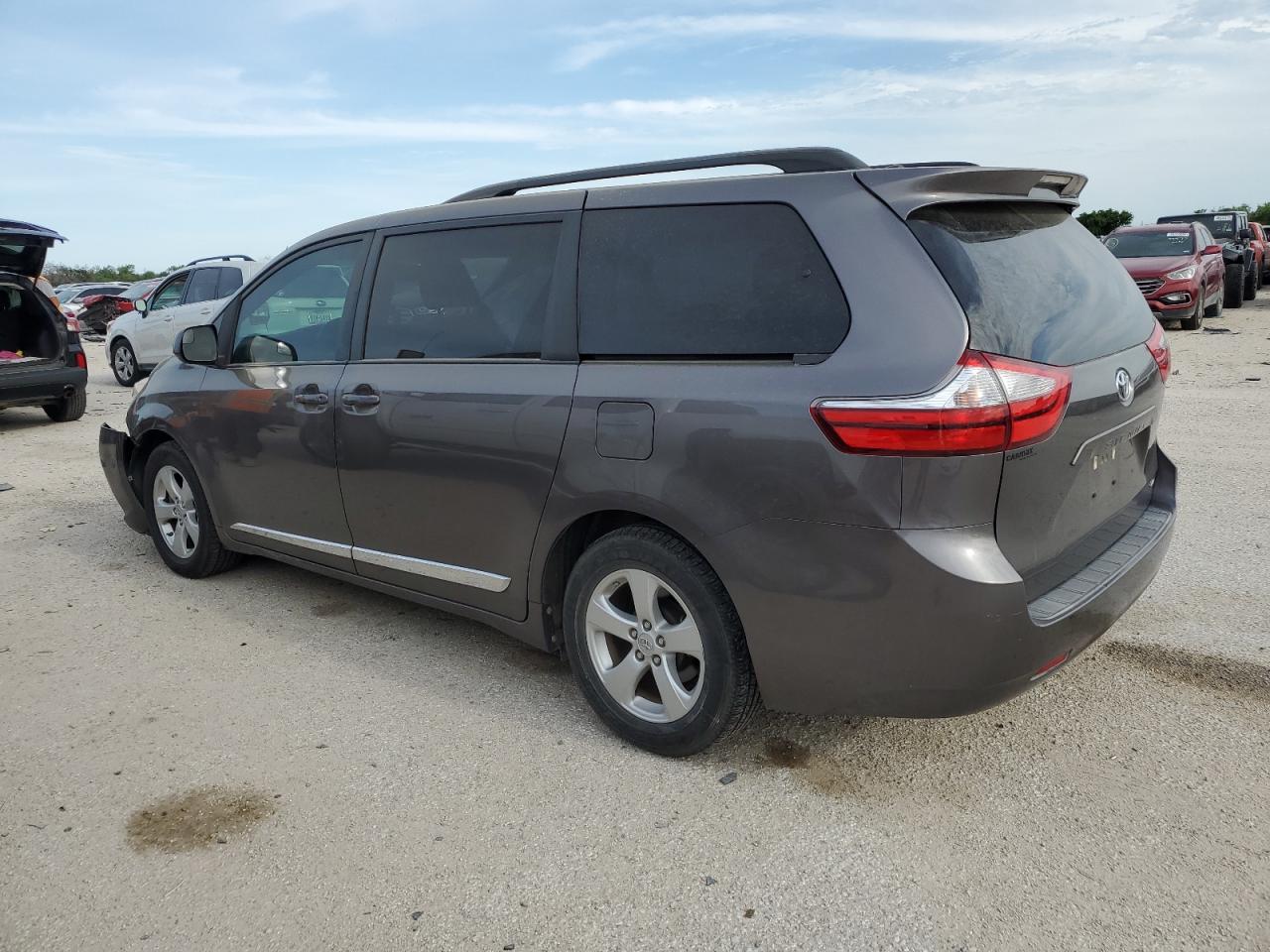 Photo 1 VIN: 5TDKZ3DC2HS827673 - TOYOTA SIENNA 