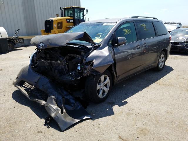 Photo 1 VIN: 5TDKZ3DC2HS863850 - TOYOTA SIENNA LE 