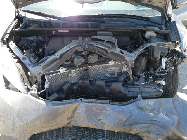 Photo 6 VIN: 5TDKZ3DC2HS863850 - TOYOTA SIENNA LE 