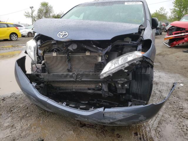 Photo 8 VIN: 5TDKZ3DC2HS867140 - TOYOTA SIENNA LE 