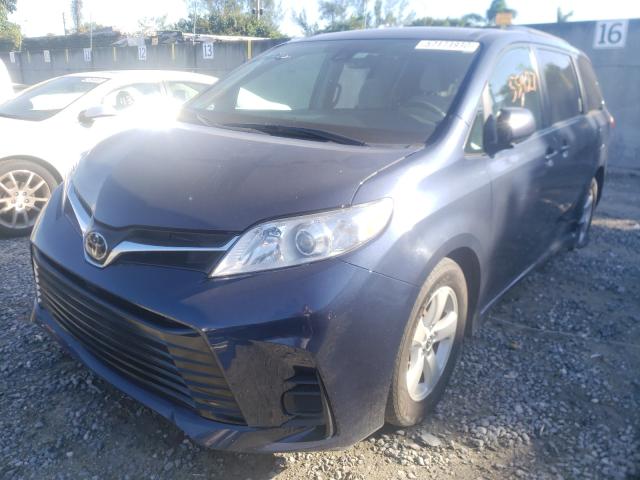 Photo 1 VIN: 5TDKZ3DC2JS908940 - TOYOTA SIENNA LE 