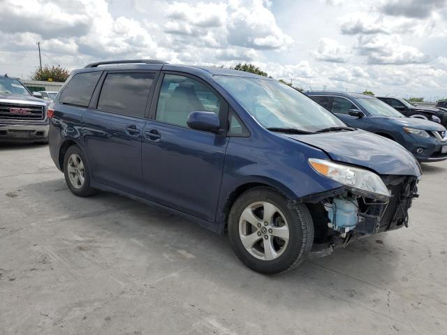 Photo 3 VIN: 5TDKZ3DC2JS940657 - TOYOTA SIENNA LE 