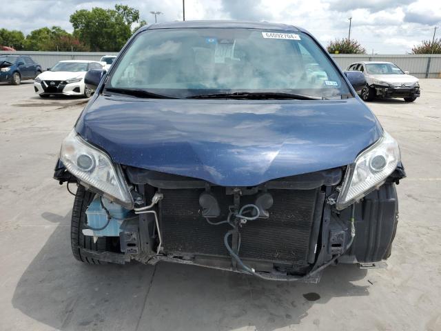 Photo 4 VIN: 5TDKZ3DC2JS940657 - TOYOTA SIENNA LE 