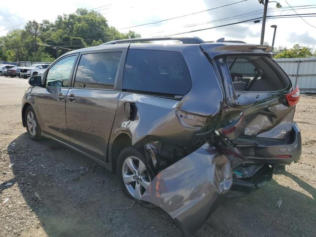 Photo 1 VIN: 5TDKZ3DC2JS956213 - TOYOTA SIENNA LE 