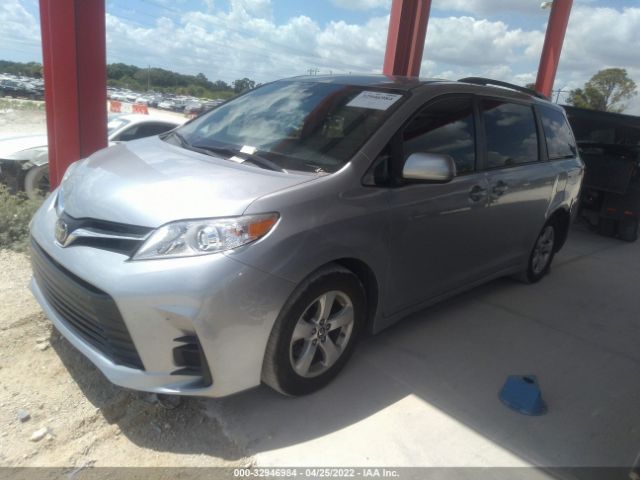 Photo 1 VIN: 5TDKZ3DC2JS957040 - TOYOTA SIENNA 