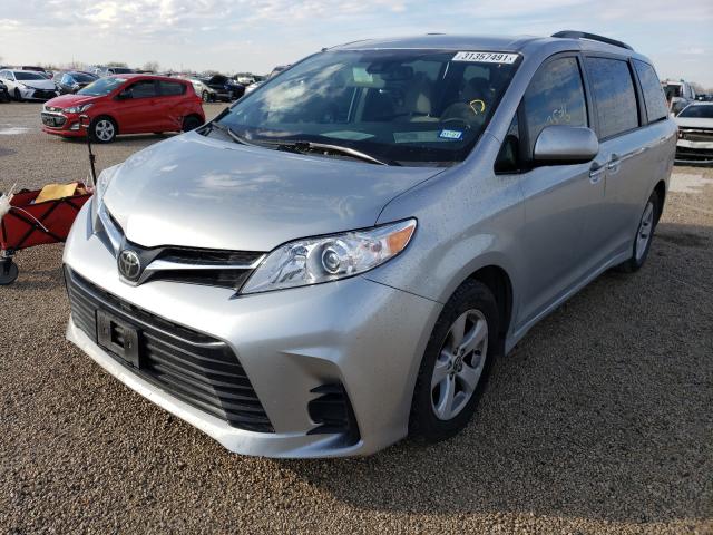 Photo 1 VIN: 5TDKZ3DC2KS978262 - TOYOTA SIENNA LE 