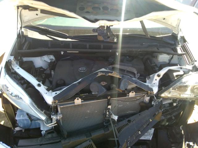 Photo 6 VIN: 5TDKZ3DC2LS062487 - TOYOTA SIENNA LE 