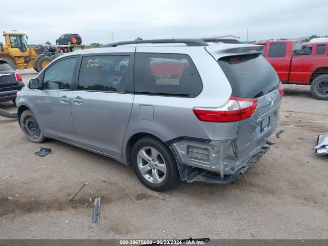 Photo 2 VIN: 5TDKZ3DC3HS773347 - TOYOTA SIENNA 