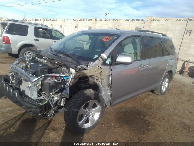 Photo 3 VIN: 5TDKZ3DC3HS782341 - TOYOTA SIENNA 