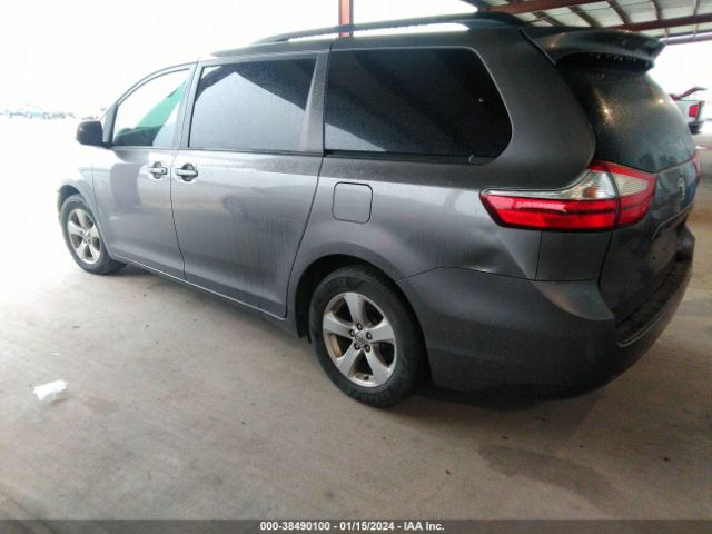 Photo 2 VIN: 5TDKZ3DC3HS795249 - TOYOTA SIENNA 