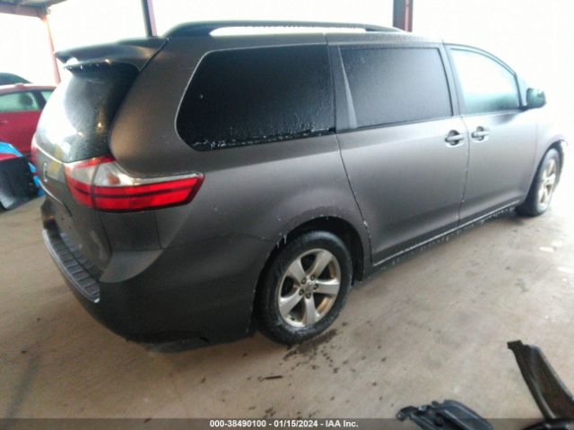 Photo 3 VIN: 5TDKZ3DC3HS795249 - TOYOTA SIENNA 