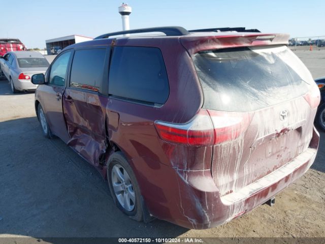 Photo 2 VIN: 5TDKZ3DC3HS798538 - TOYOTA SIENNA 