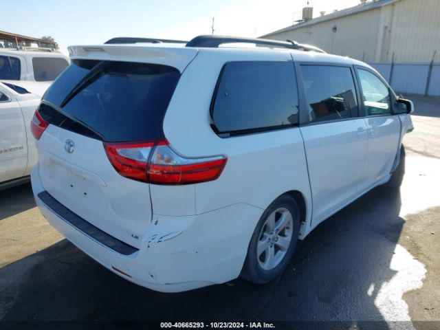 Photo 3 VIN: 5TDKZ3DC3HS820246 - TOYOTA SIENNA 