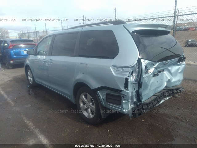 Photo 2 VIN: 5TDKZ3DC3HS820862 - TOYOTA SIENNA 