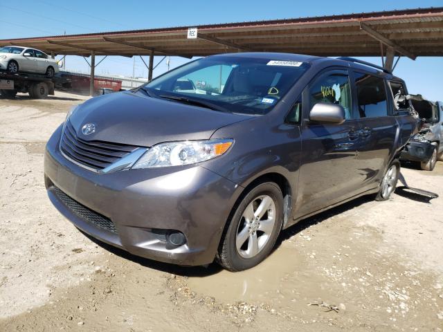 Photo 1 VIN: 5TDKZ3DC3HS821753 - TOYOTA SIENNA LE 