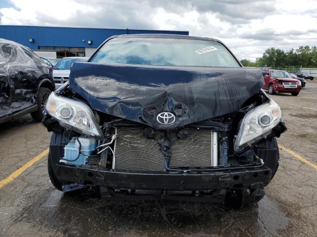 Photo 4 VIN: 5TDKZ3DC3HS832624 - TOYOTA SIENNA LE 