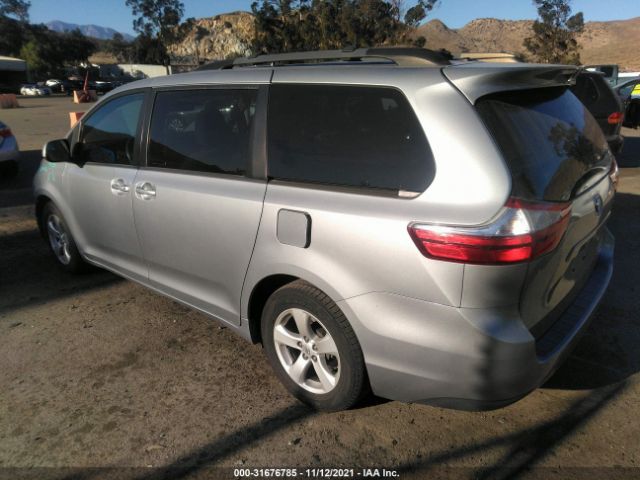 Photo 2 VIN: 5TDKZ3DC3HS841081 - TOYOTA SIENNA 