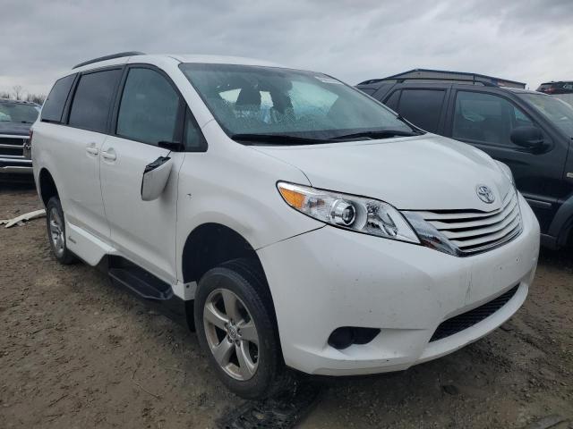 Photo 3 VIN: 5TDKZ3DC3HS843140 - TOYOTA SIENNA LE 