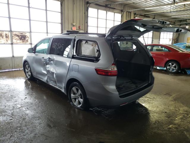 Photo 2 VIN: 5TDKZ3DC3HS867647 - TOYOTA SIENNA LE 