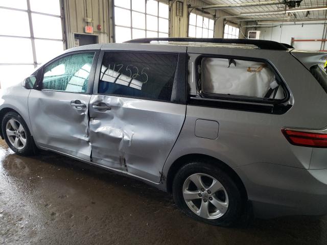 Photo 8 VIN: 5TDKZ3DC3HS867647 - TOYOTA SIENNA LE 