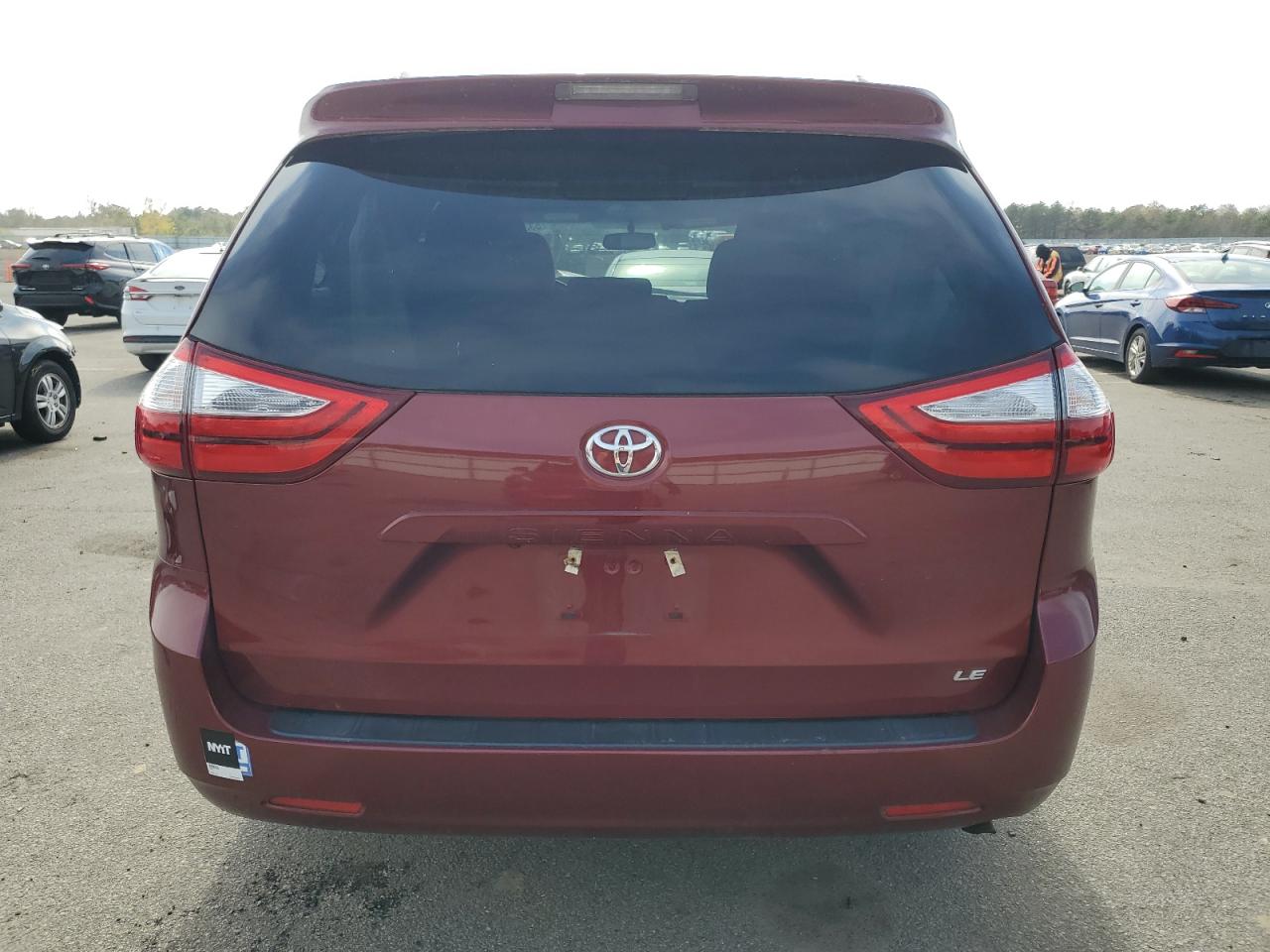 Photo 5 VIN: 5TDKZ3DC3HS868149 - TOYOTA SIENNA 