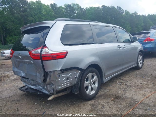 Photo 3 VIN: 5TDKZ3DC3JS903360 - TOYOTA SIENNA 