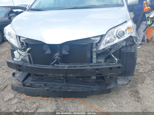 Photo 5 VIN: 5TDKZ3DC3JS903360 - TOYOTA SIENNA 