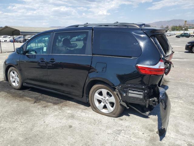 Photo 1 VIN: 5TDKZ3DC3JS933667 - TOYOTA SIENNA LE 