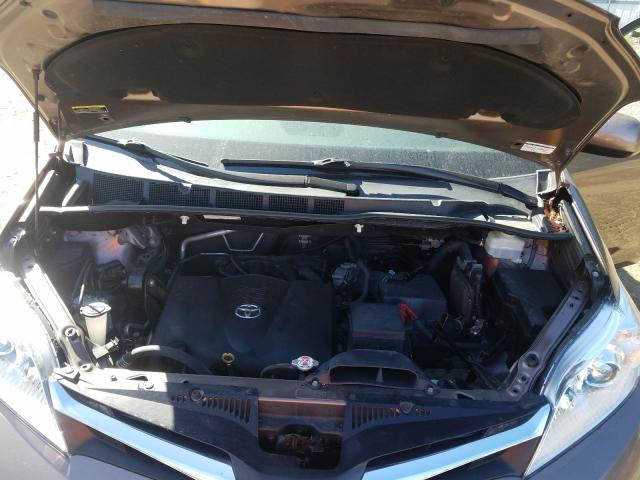 Photo 6 VIN: 5TDKZ3DC3JS934365 - TOYOTA SIENNA LE 