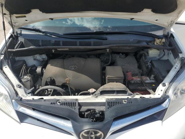 Photo 11 VIN: 5TDKZ3DC3JS943048 - TOYOTA SIENNA LE 