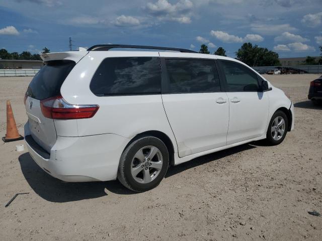 Photo 2 VIN: 5TDKZ3DC3JS943048 - TOYOTA SIENNA LE 