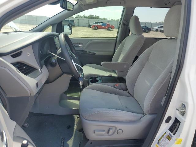 Photo 6 VIN: 5TDKZ3DC3JS943048 - TOYOTA SIENNA LE 