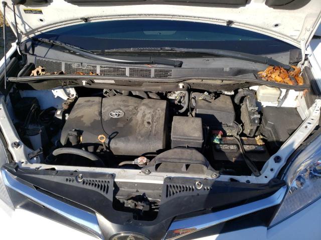 Photo 11 VIN: 5TDKZ3DC3KS975922 - TOYOTA SIENNA LE 