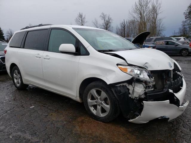 Photo 3 VIN: 5TDKZ3DC4HS769565 - TOYOTA SIENNA LE 