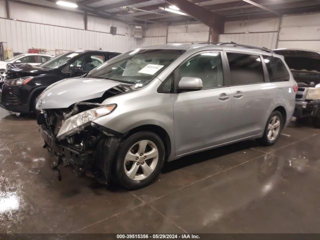 Photo 1 VIN: 5TDKZ3DC4HS769744 - TOYOTA SIENNA 