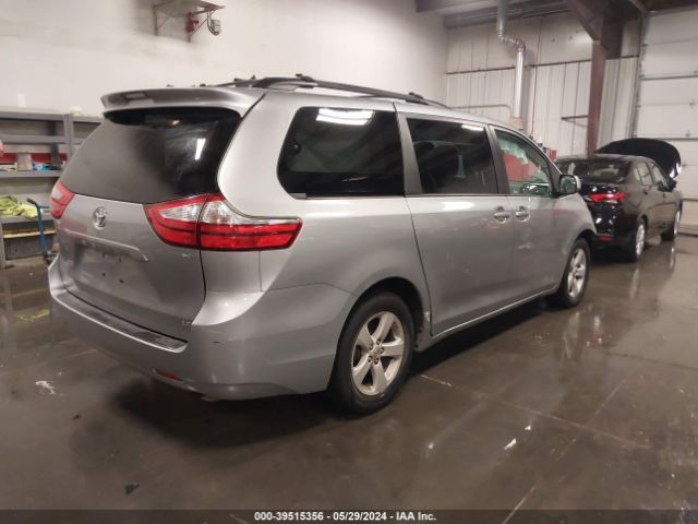 Photo 3 VIN: 5TDKZ3DC4HS769744 - TOYOTA SIENNA 