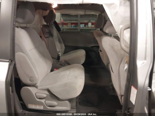 Photo 7 VIN: 5TDKZ3DC4HS769744 - TOYOTA SIENNA 