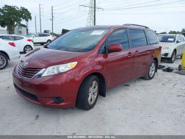 Photo 1 VIN: 5TDKZ3DC4HS779349 - TOYOTA SIENNA 