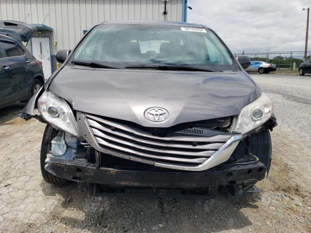 Photo 4 VIN: 5TDKZ3DC4HS812852 - TOYOTA SIENNA LE 