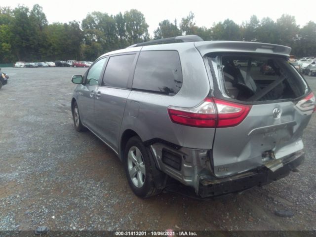 Photo 2 VIN: 5TDKZ3DC4HS827707 - TOYOTA SIENNA 