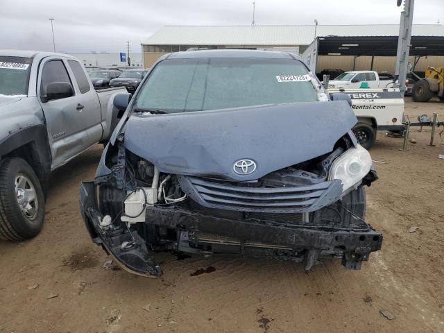 Photo 4 VIN: 5TDKZ3DC4HS830509 - TOYOTA SIENNA LE 