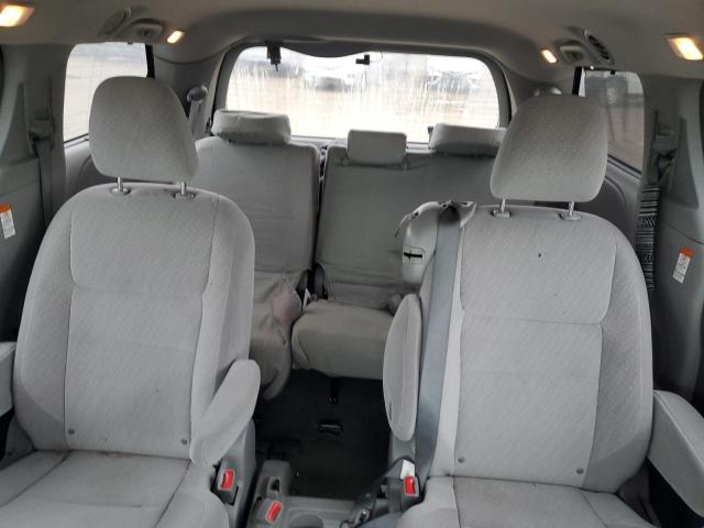 Photo 9 VIN: 5TDKZ3DC4HS830509 - TOYOTA SIENNA LE 