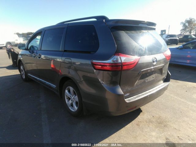 Photo 2 VIN: 5TDKZ3DC4HS868354 - TOYOTA SIENNA 