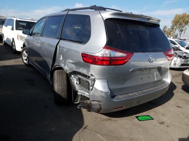 Photo 2 VIN: 5TDKZ3DC4JS935069 - TOYOTA SIENNA LE 